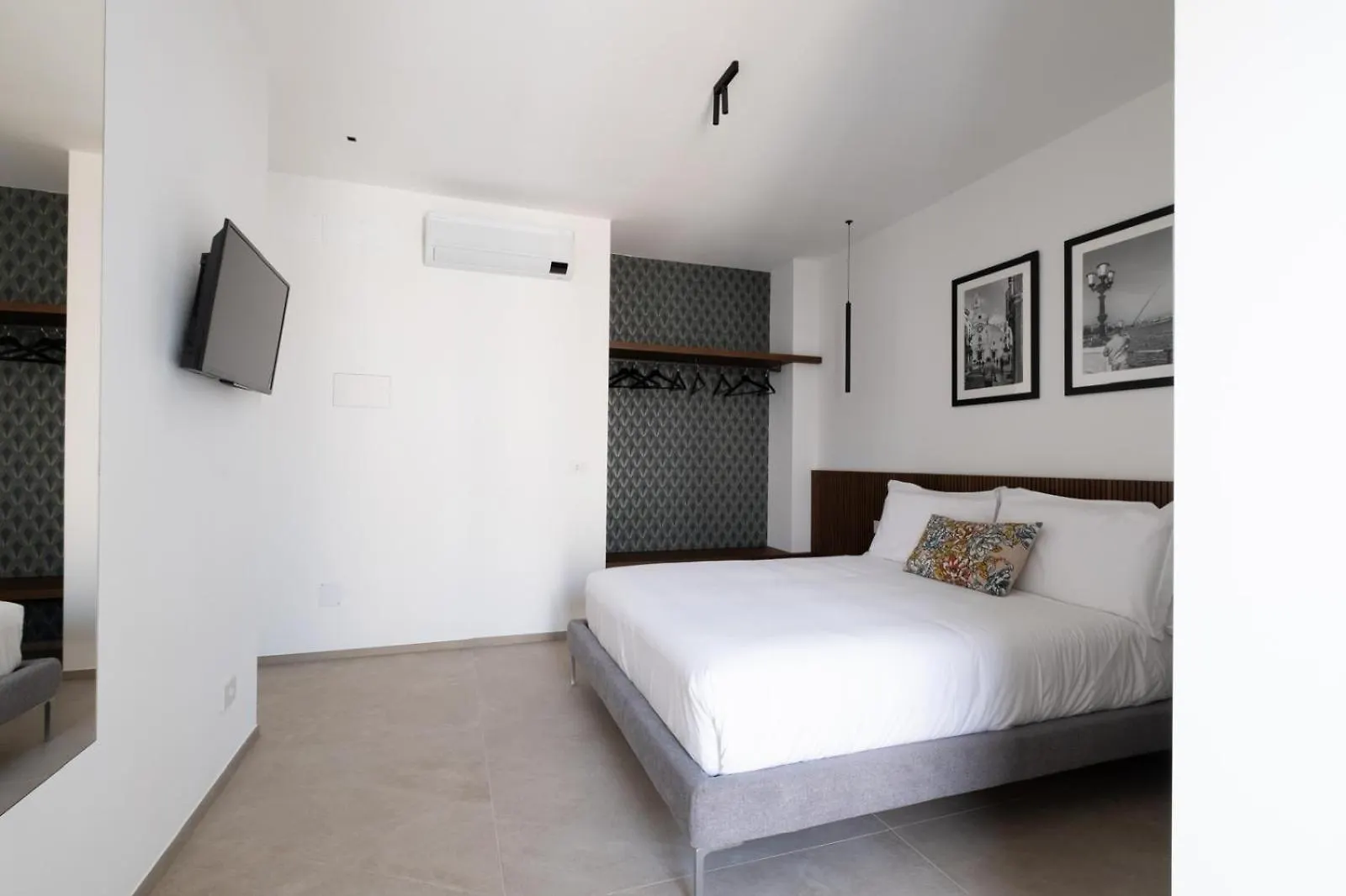 Riviera Apulian Rooms باري إيطاليا